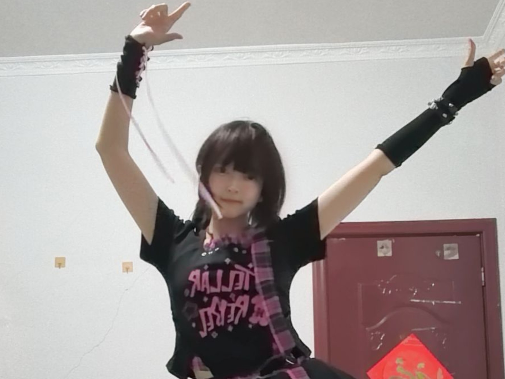 或许你想看看我跳的POP IN 2嘛