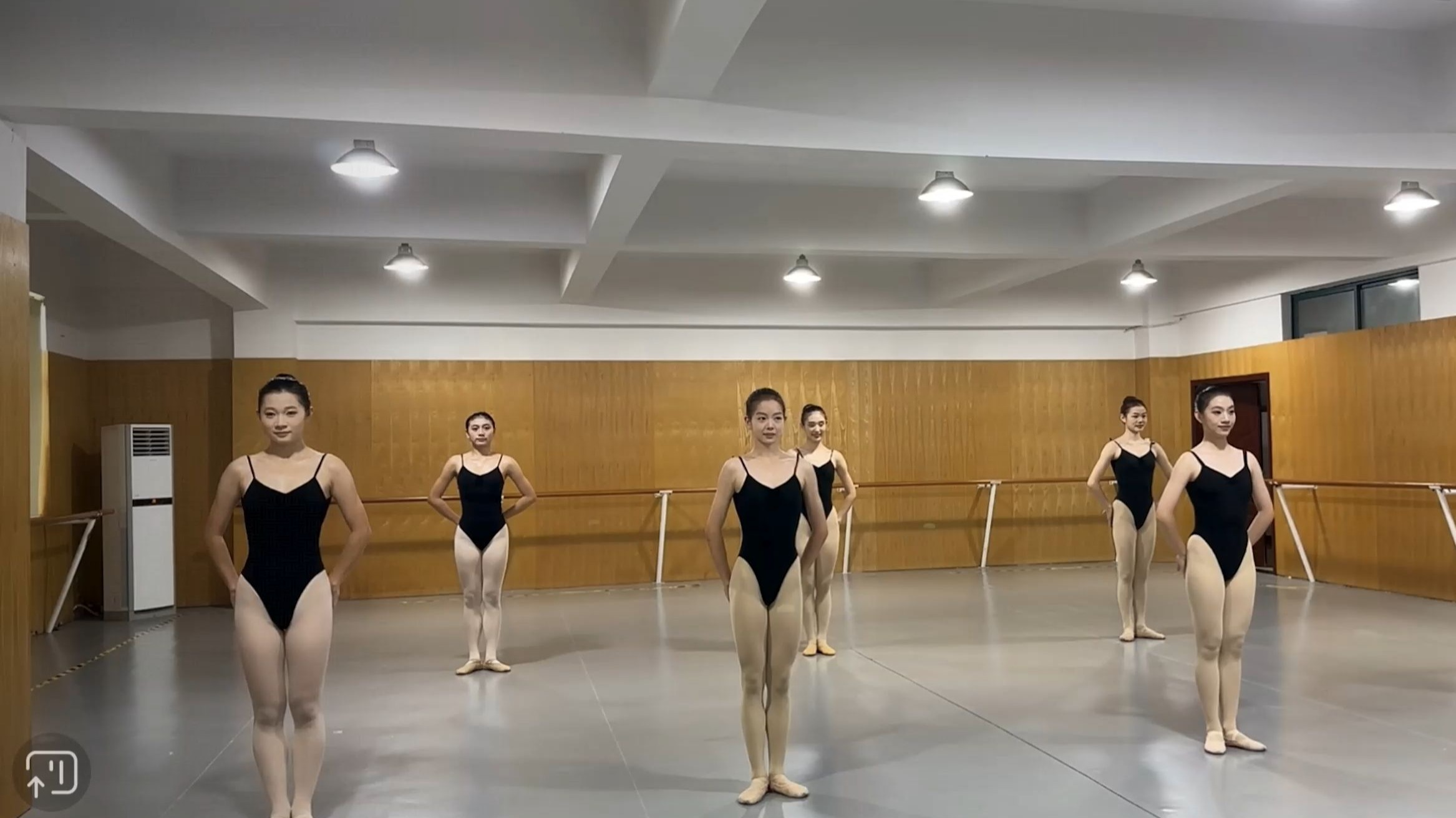 舞蹈生月考8月底--多班级考试