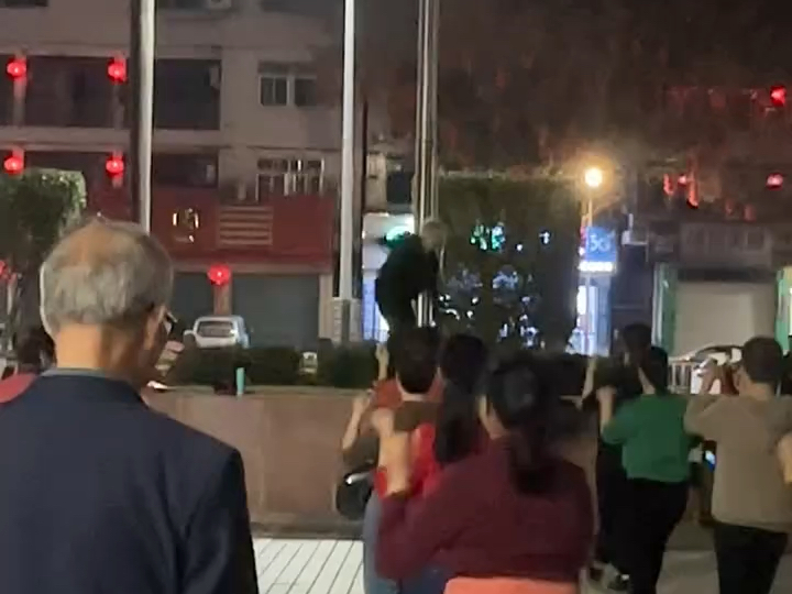 教广场舞大妈跳新的舞蹈