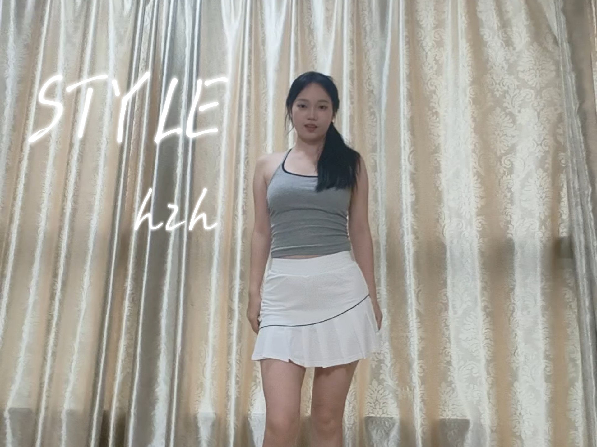 style半曲翻跳｜客厅银行