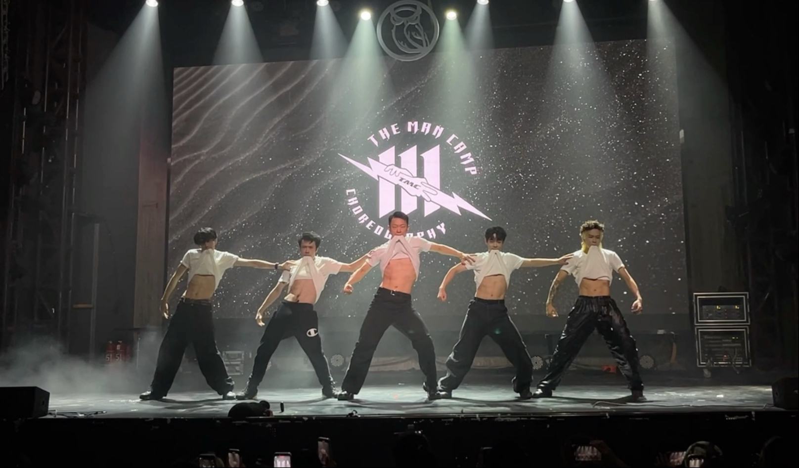 喜欢的舞台 喜欢的deadman 氛围感拉满！#deadman# #蔡徐坤# #