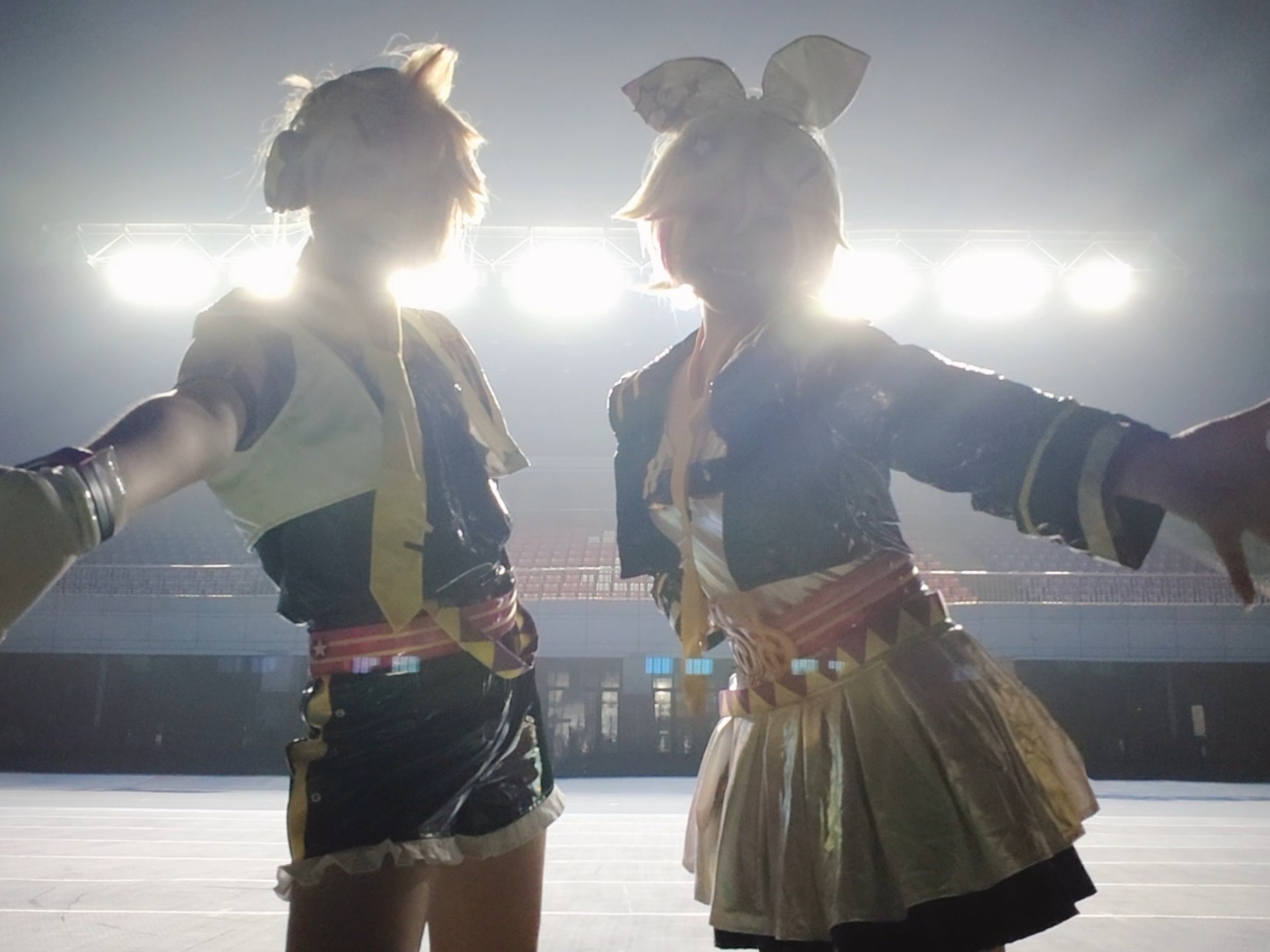 劣等上等翻跳 rin：御成 len:我