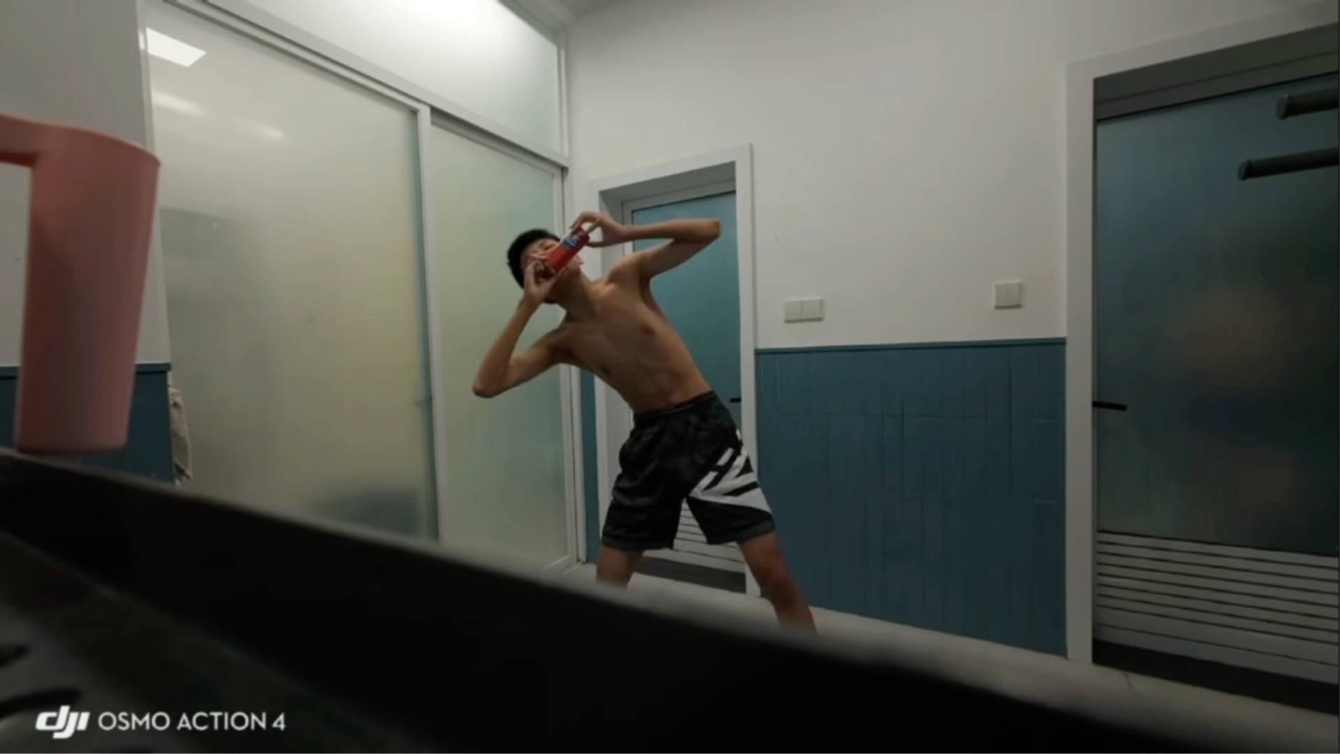 上个月的存货，在宿舍庆祝请假成功的直罐，第一次玩有点慢了