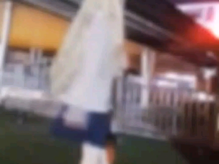 宁宁试着跳了哦