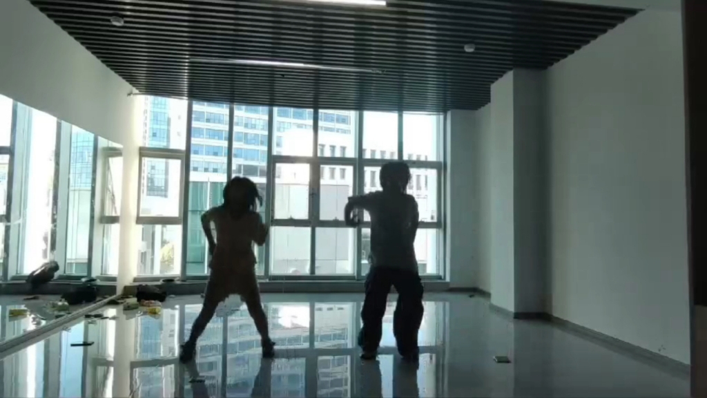 SG自由舞台审核-《roki》