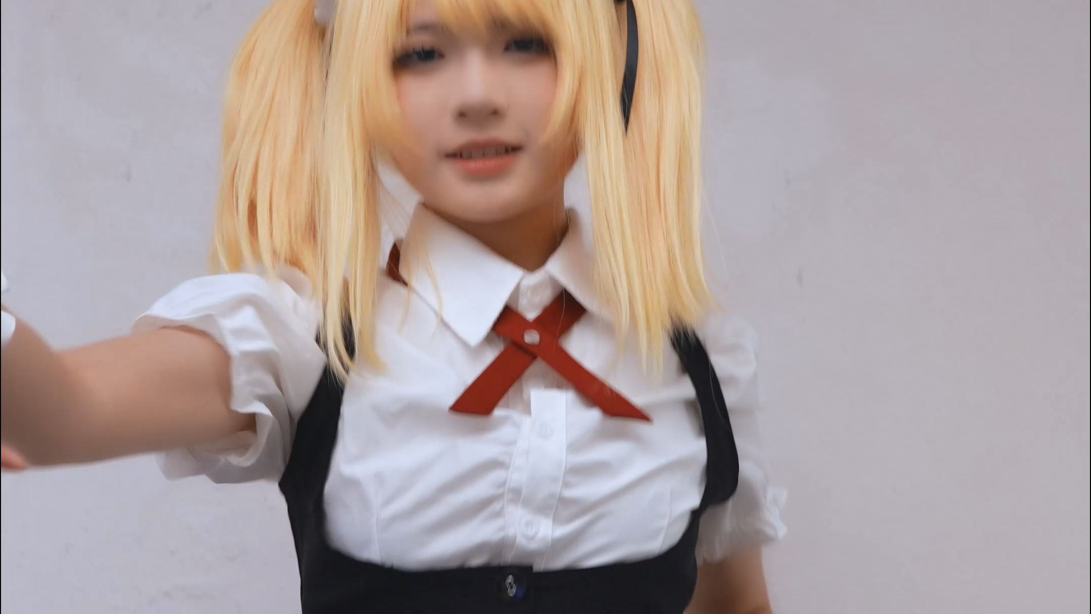 逮到个露西就让她跳个妖尾的op舞吧