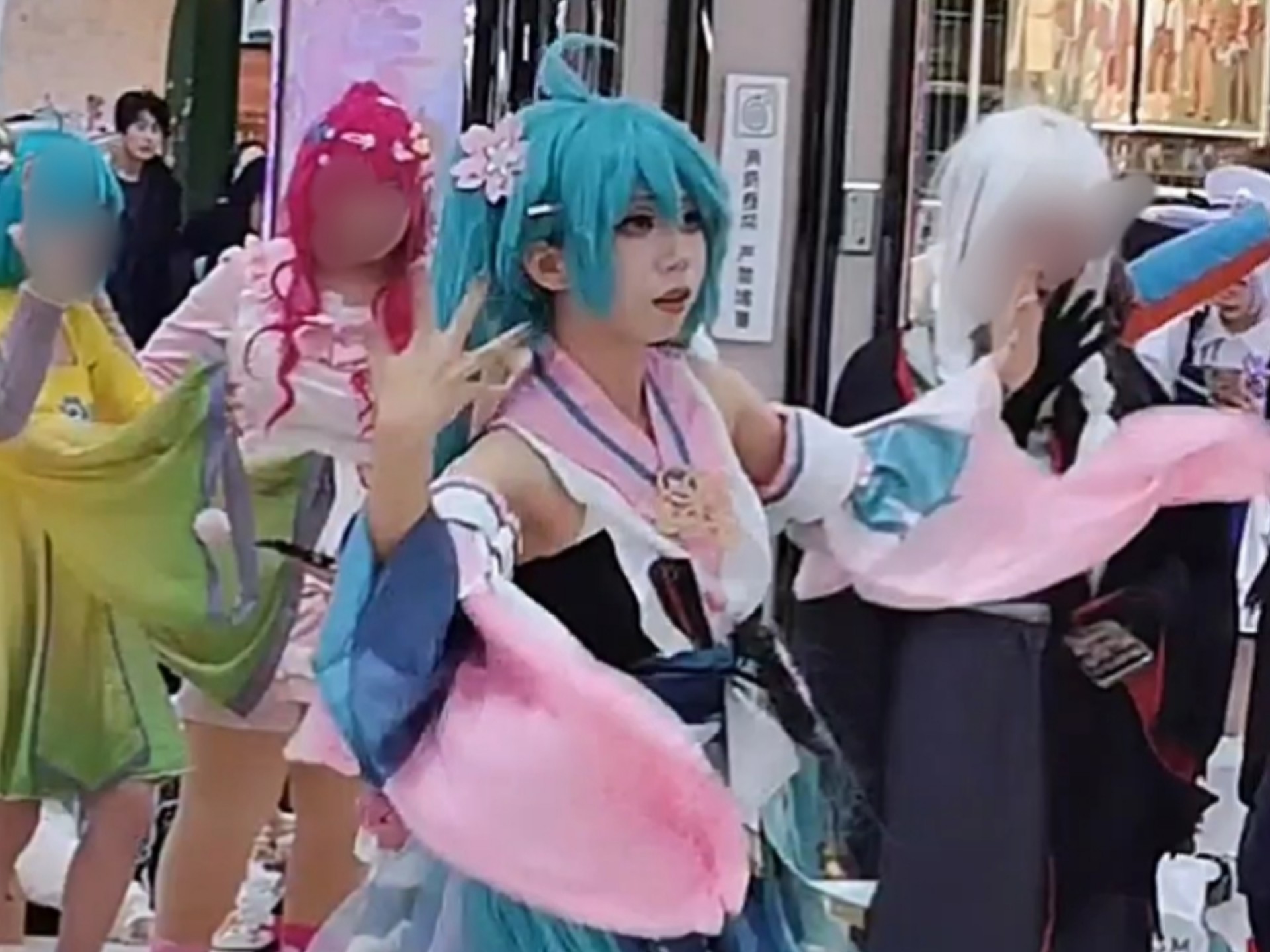 ⁺✞ʚ miku重度依赖 ɞ✟₊