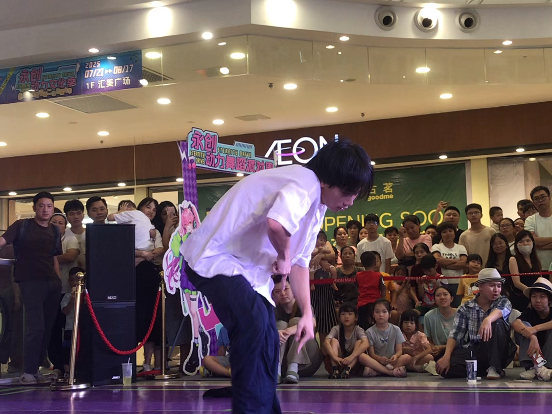 在二次元battle中跳了胆大党的ed《TAIDADA》