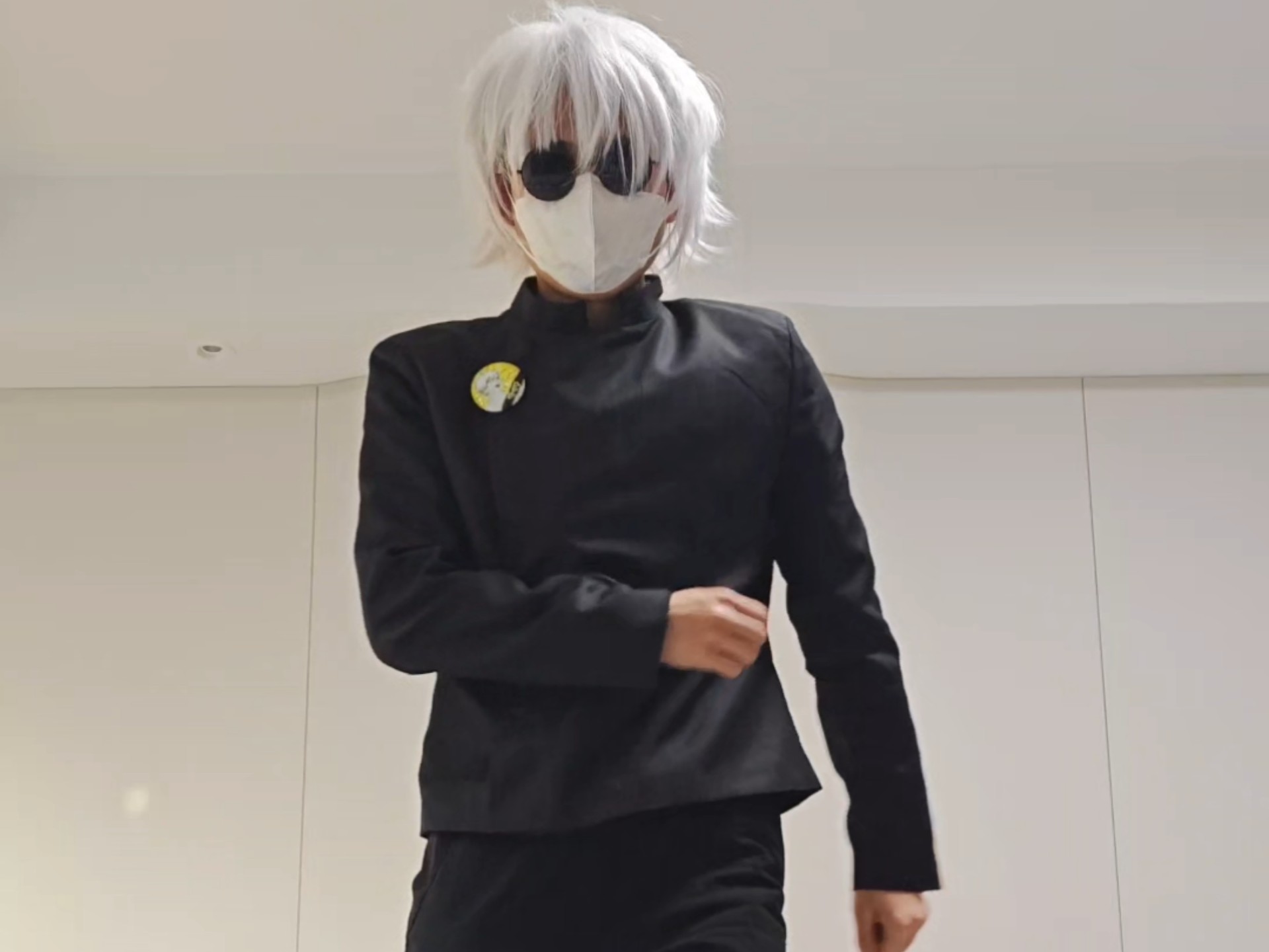 五 跳 舞