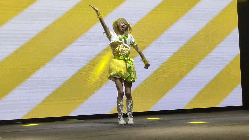 深圳llo 中须霞 《钻石》舞台