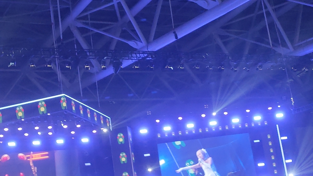 现场Dancing tonight嗨翻，嘉年华秒变蹦迪现场