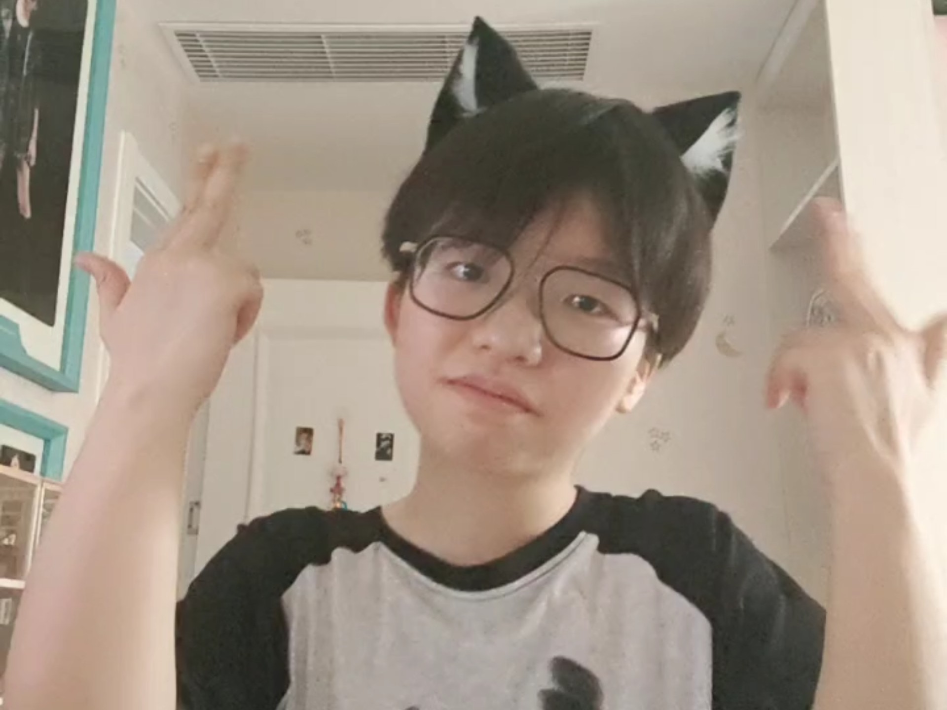 ［宫野月亮］他们都说我好帅～