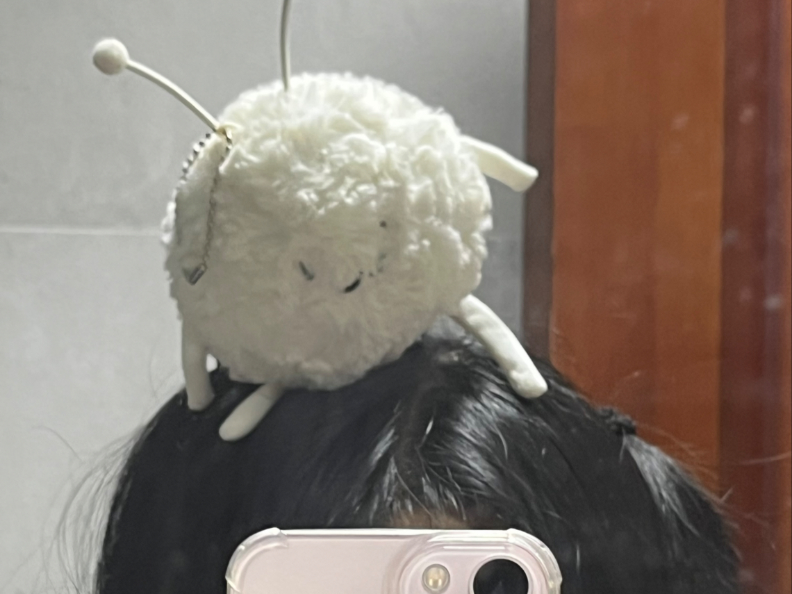 小毛线不语，只是一味地跳舞