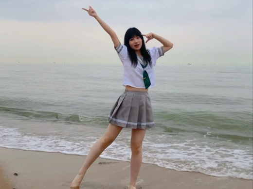 跑到海南拍了青空jumping heart但是阴天