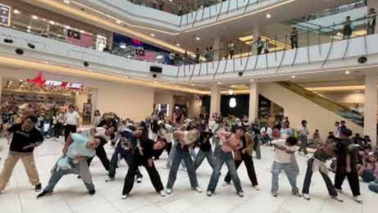 马来西亚 随机舞蹈 NMIXXinKL _ KPOP RANDOM PLAY DANCE MAL