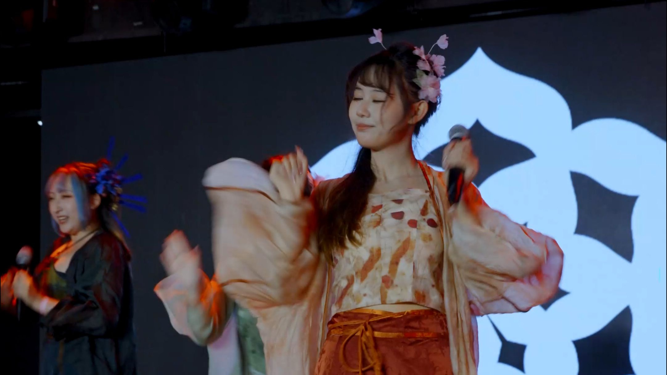 【竖屏拼好拍】移花十二月-小桃枝Momo (2-1)  20250831 LINK