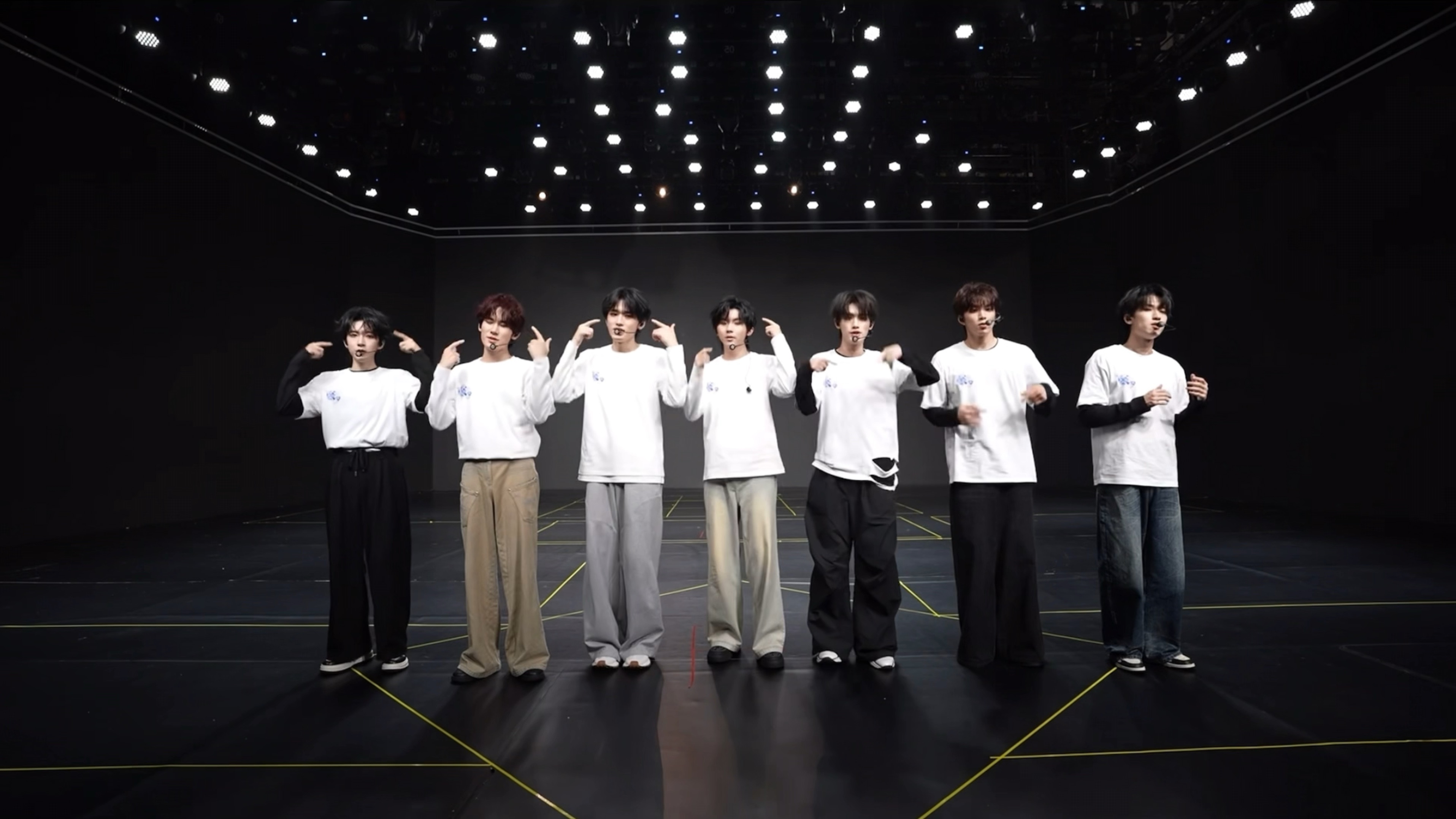 【时代少年团】《对面的女孩看过来》副歌手势舞镜面练习室 