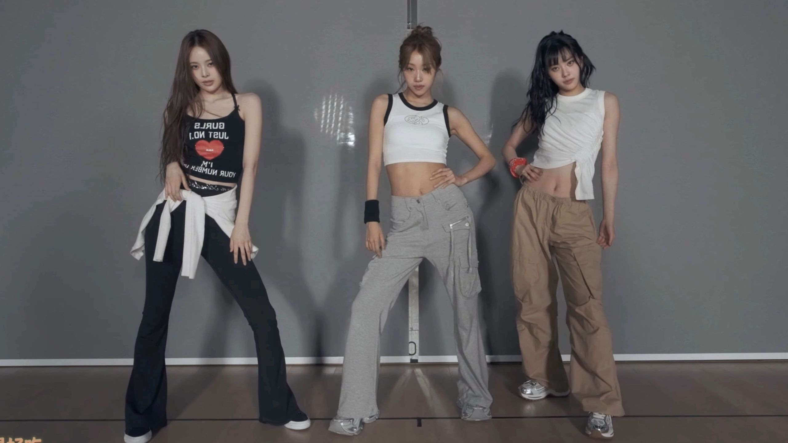 『4K镜面扒舞』izna-“GOLDEN（cover）”镜面练习室 加亮+音源替