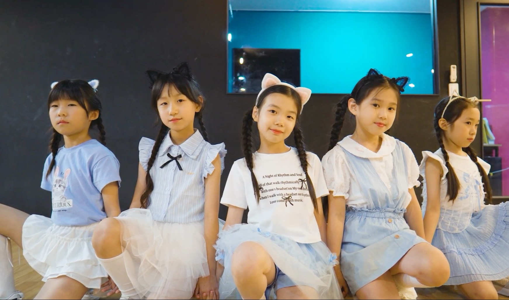 ILLIT — ‘借来的猫（Do the Dance）’练习室版本 Dance Cover 