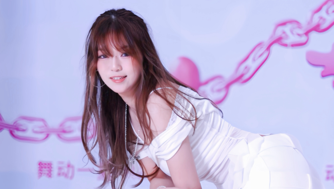 女大人生kpop直拍lips hips kiss！被三个摄影师捕捉啦