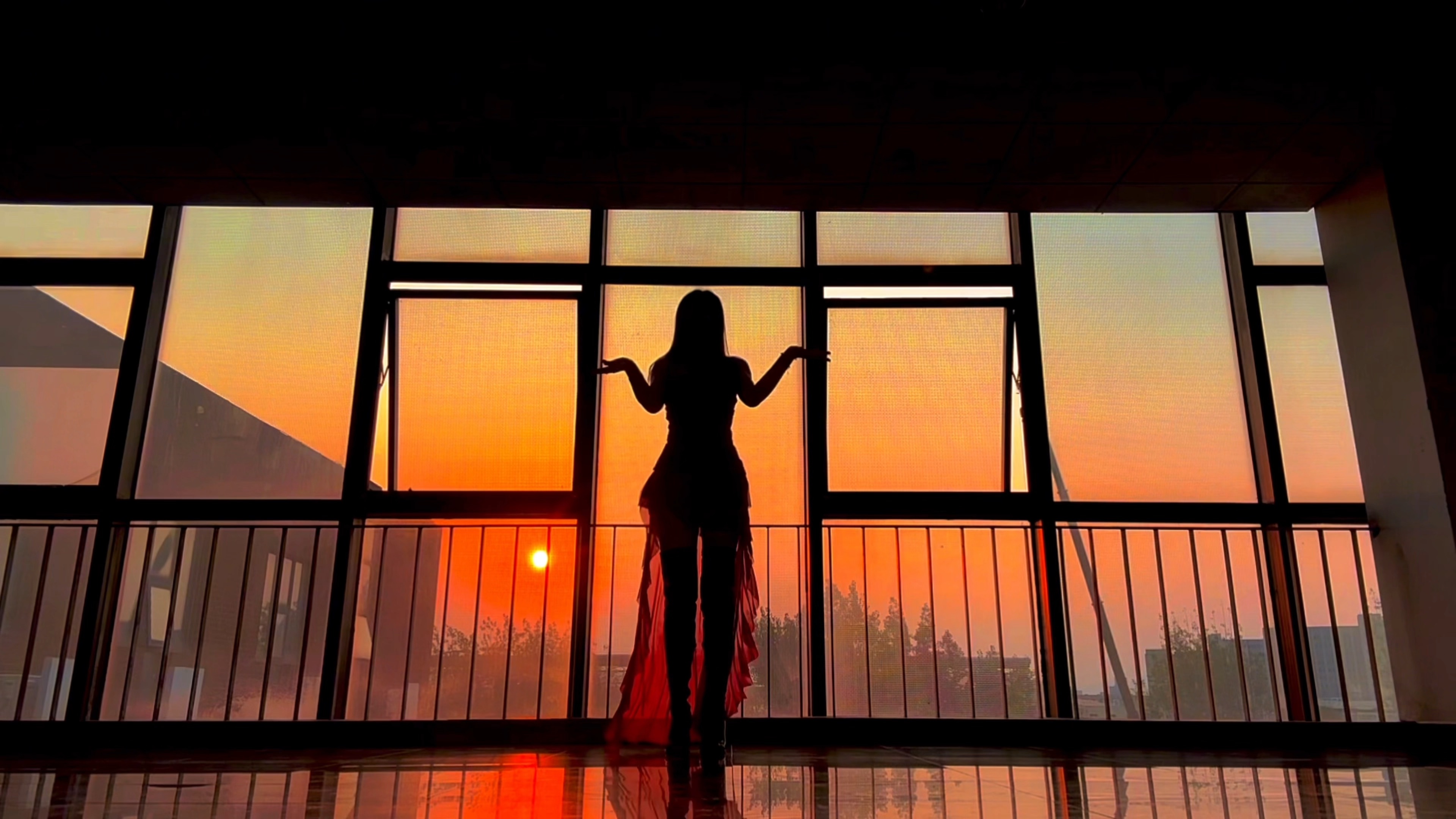 【Katseye-Gabriela】夕阳 红裙 高跟鞋 buff拉满的浪漫指数～