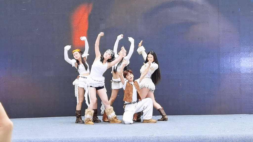 ＃阿拉松 ＃尼成NICHENG #4K高清#HDR 这首歌真好听，编舞真好看，绝