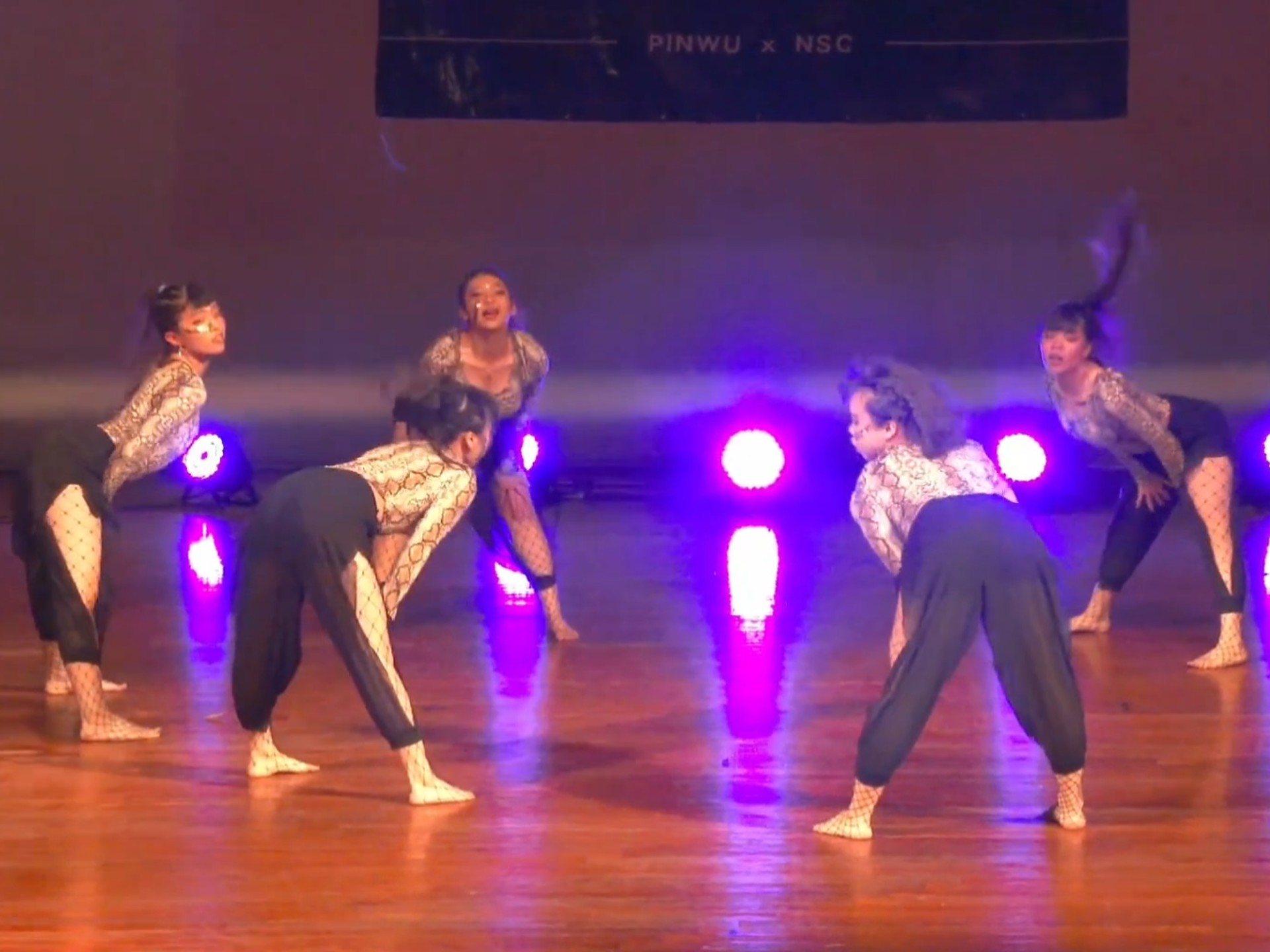 龙华中学‖这样的辣妹子谁遭得住