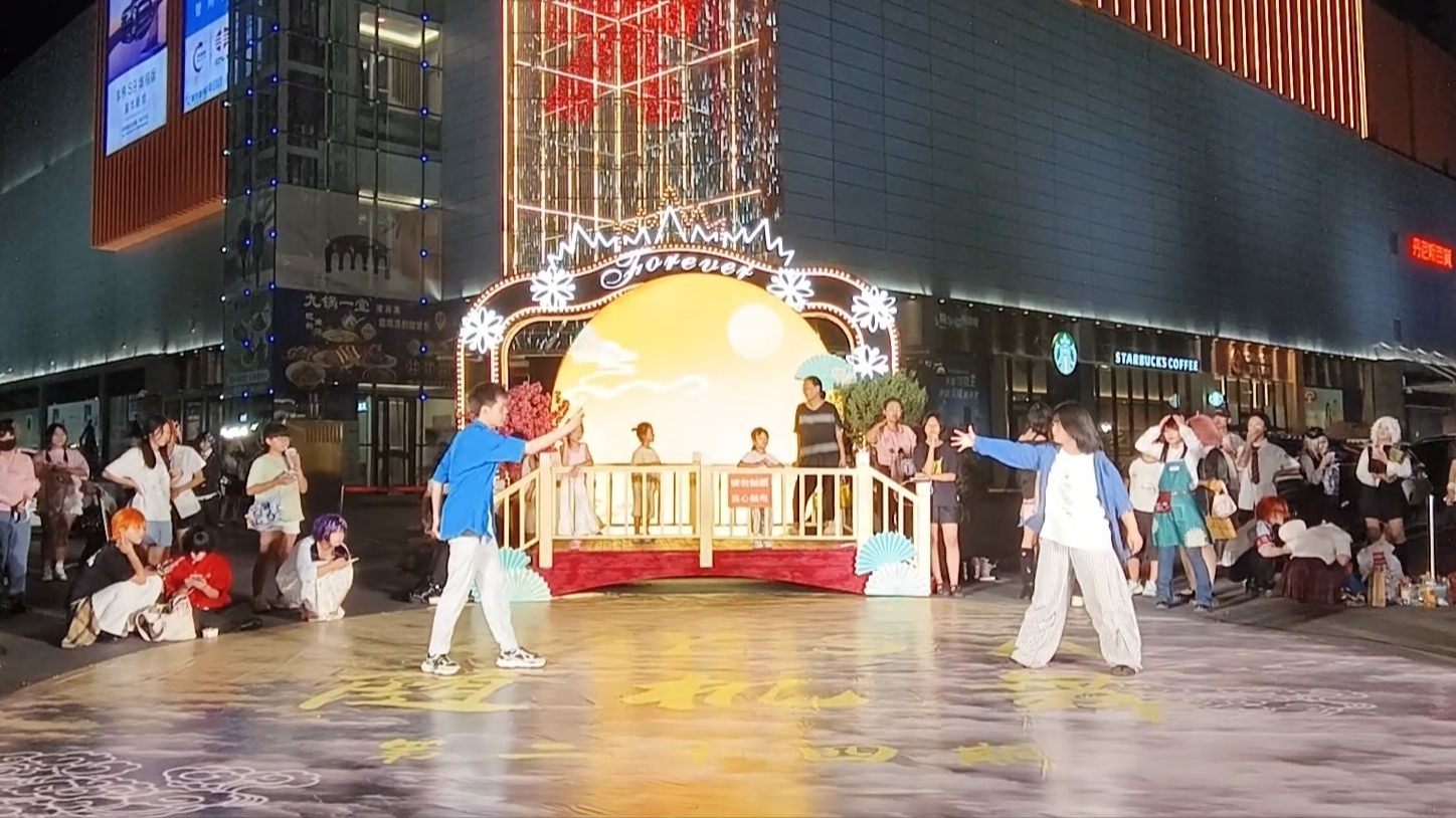 【群青】随舞路演一个人喝醉了另一个发酒疯就这样打起来了