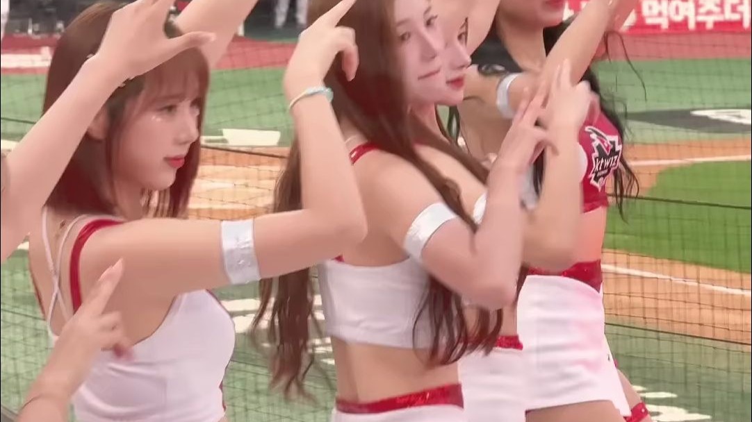 四人合体应援舞！李金珠 × 金海里 × 李叡彬 × 申世熙✨