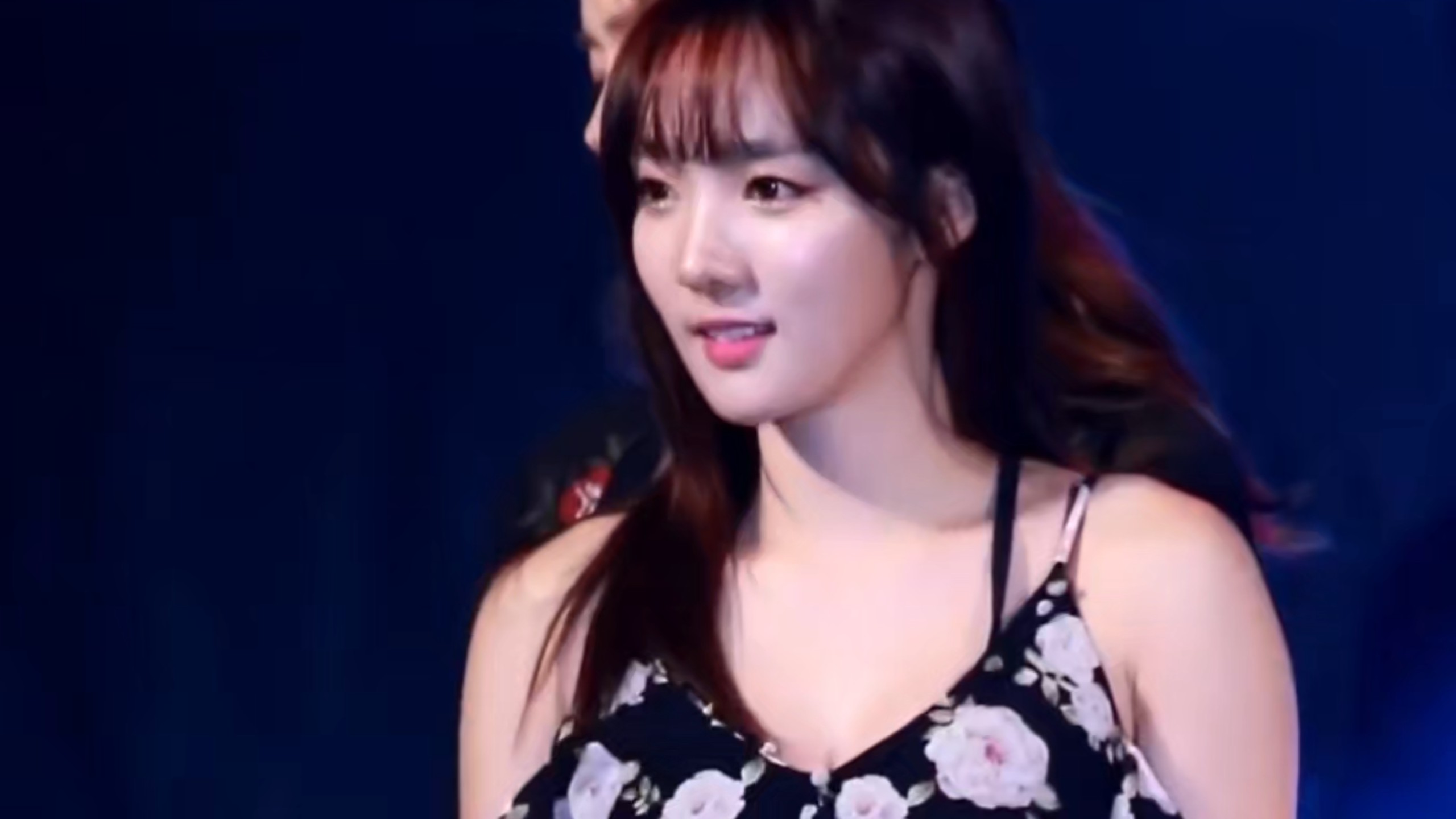 深v波西米亚吊带上衣