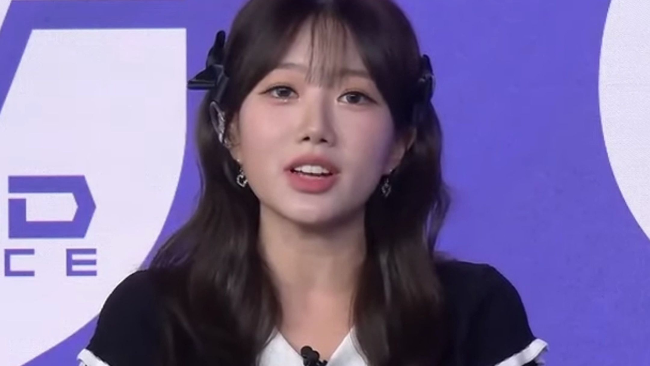 【李银彬】竖屏丨彬姐这个丝质量好阿，依旧无褶丨白高跟重出江