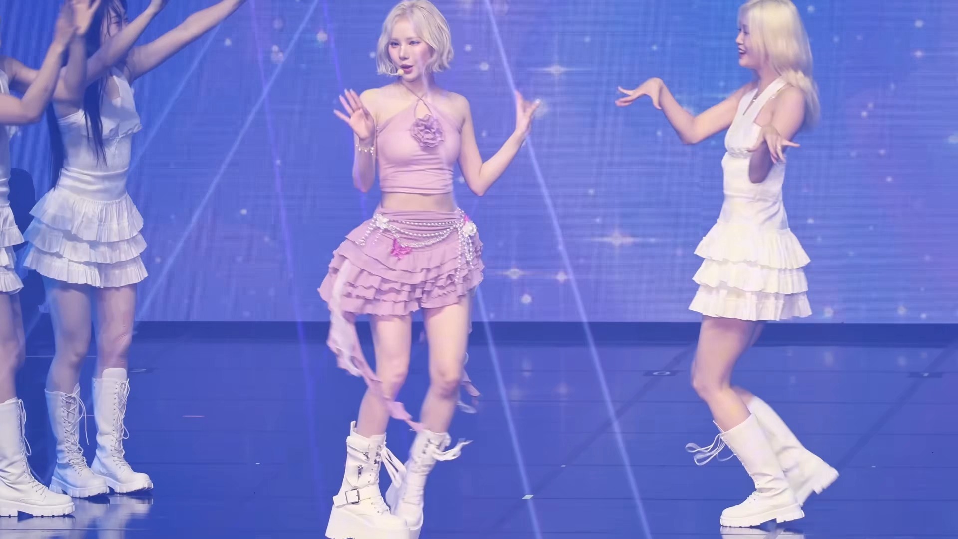 韩国性感女团VIVIZ 《Milky Way》表演直拍