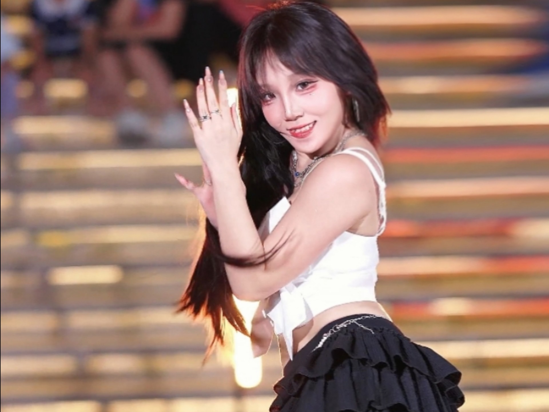 日出之前和我一起出逃吧丨TWICE《Moonlight Sunrise》MOMO位