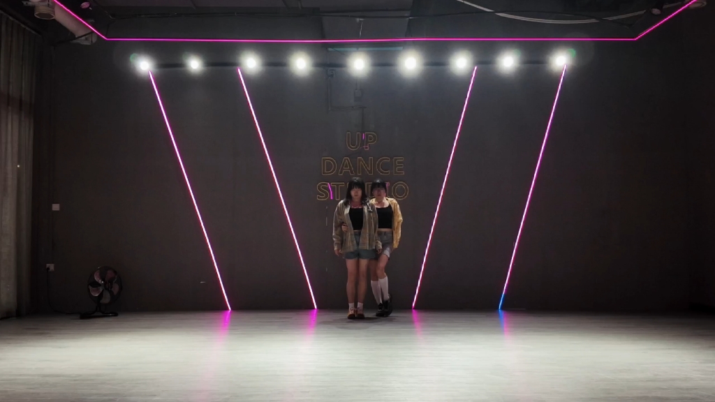 姐姐我们这样对吗（狗头） | trouble marker 没有明天