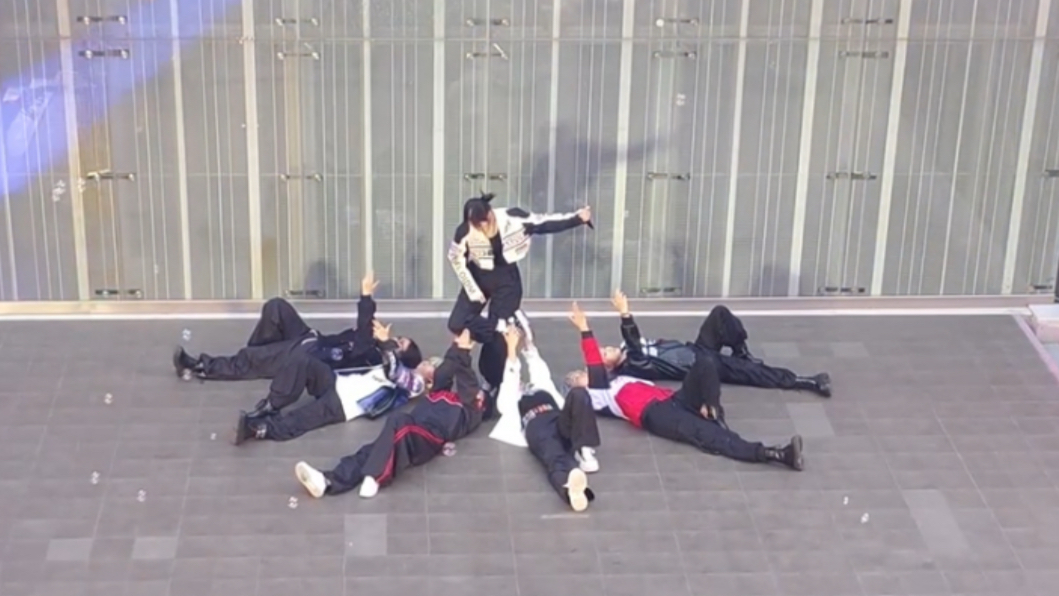 这样的整齐度竟然一个奖都没有？allhours-gimme gimme