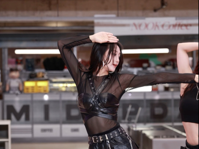 累到无法表管的hands up