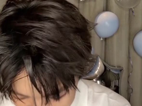 哪有什么一夜成名 不过是从六年前的籍籍无名变成现在的声名