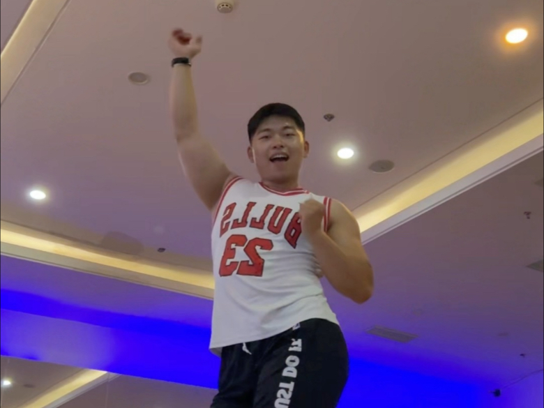 上班太累啦，那就来一首Twice的cheer up加个油吧！！！希望大家每天