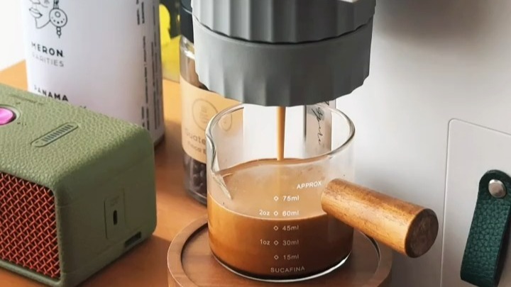 这台研磨一体咖啡机，居然还能无线用⁉️