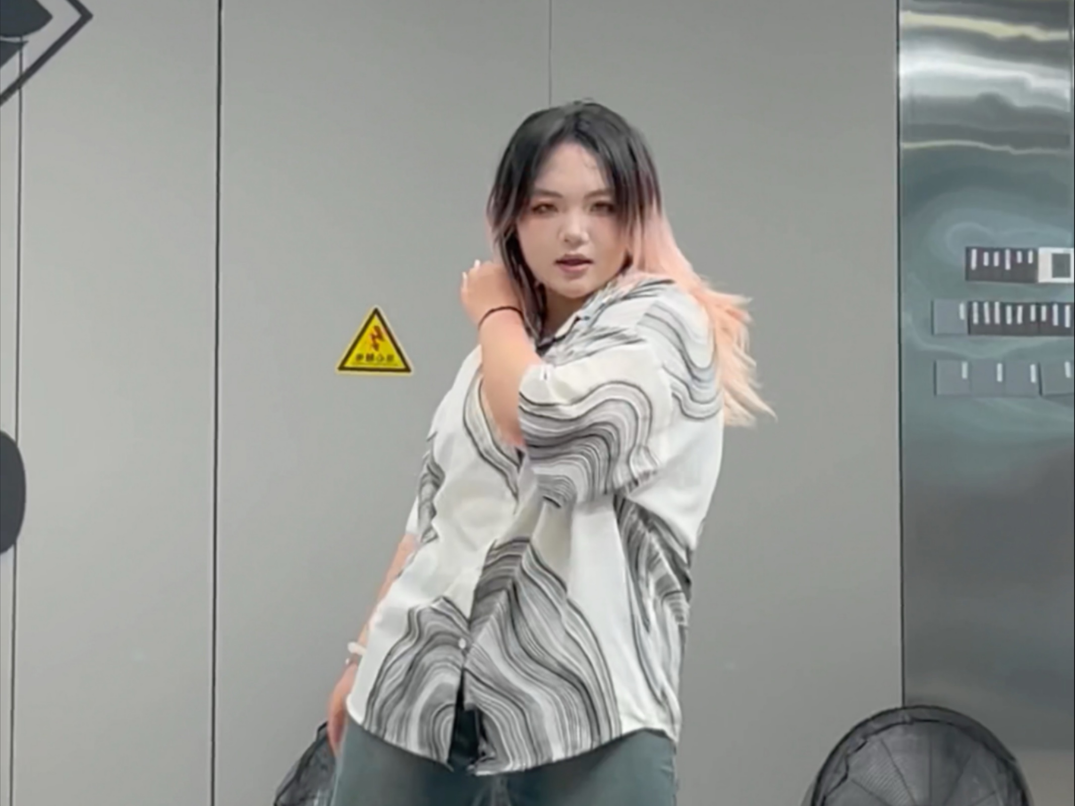 奶奶你关注的舞蹈博主终于更新啦！