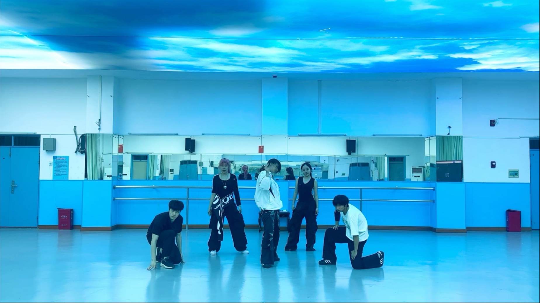 《Famous》夏日歌谣版 练习室