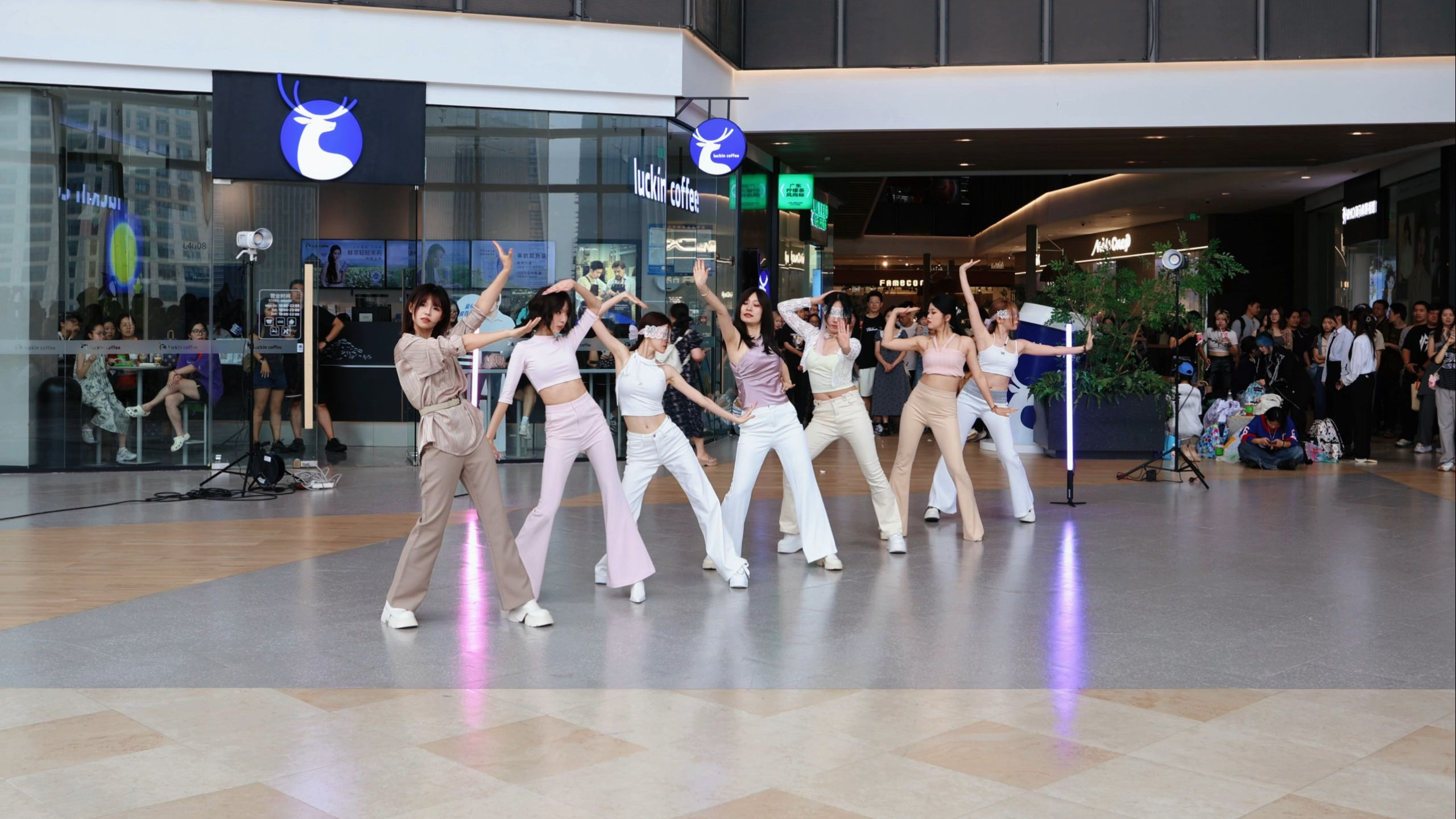 【路演】4Walls-F(x）翻跳 爱是四面墙，蔷薇正从裂缝蔓延