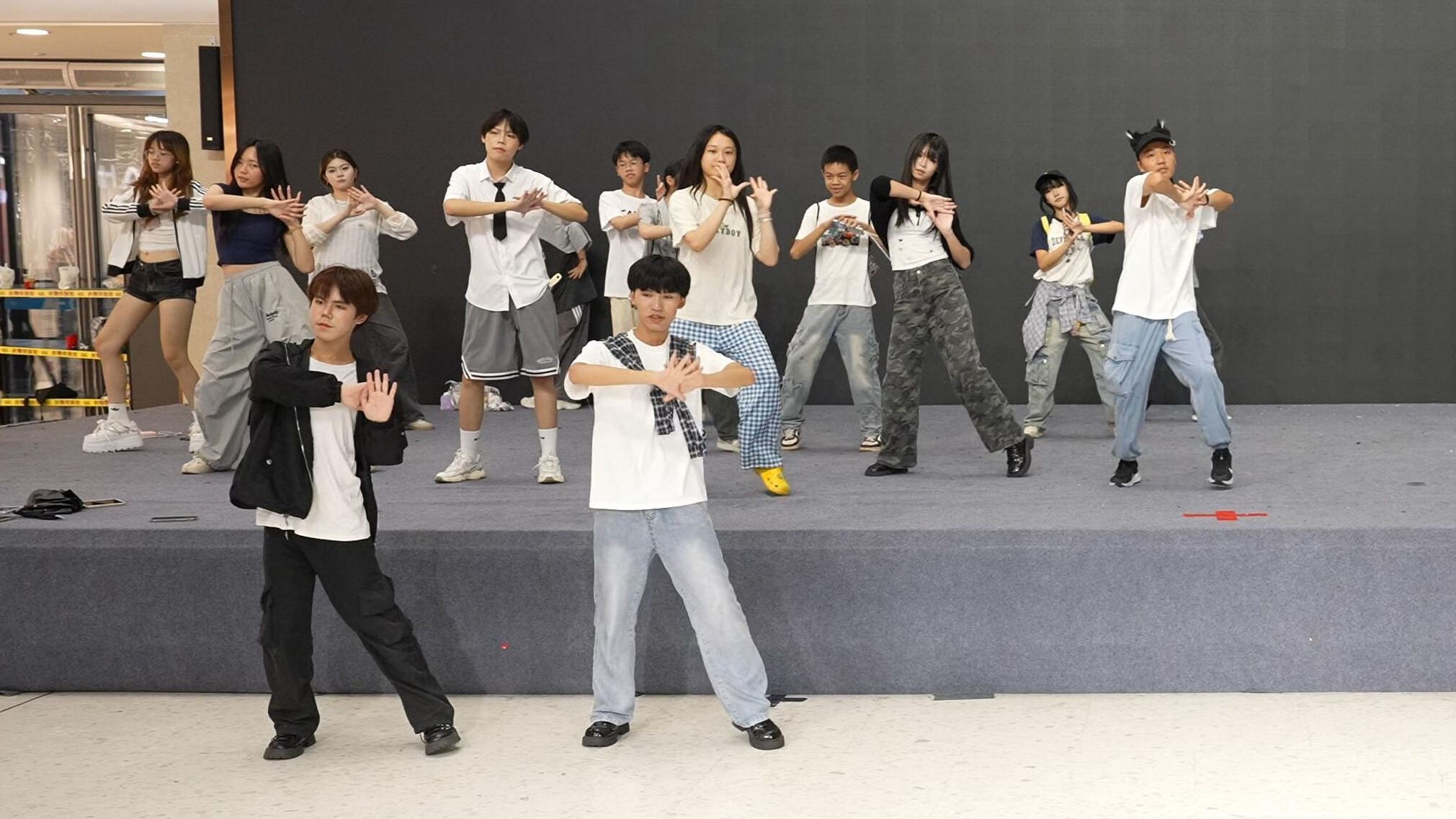 点歌随舞-20250817南宁华丰城爱琴海城市广场【Reverse disc