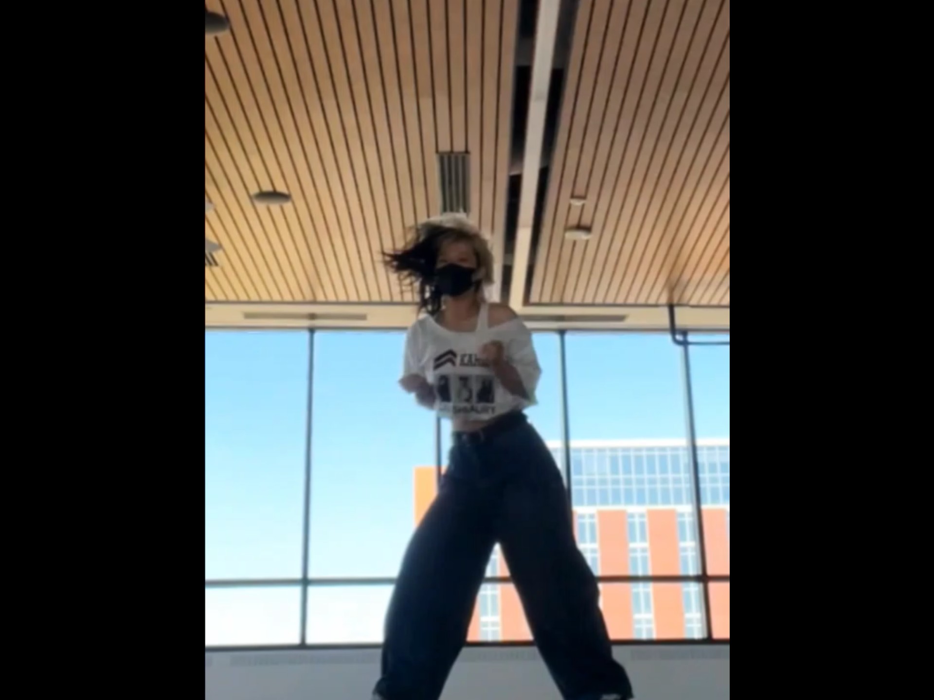 我不论穿什么都很漂亮