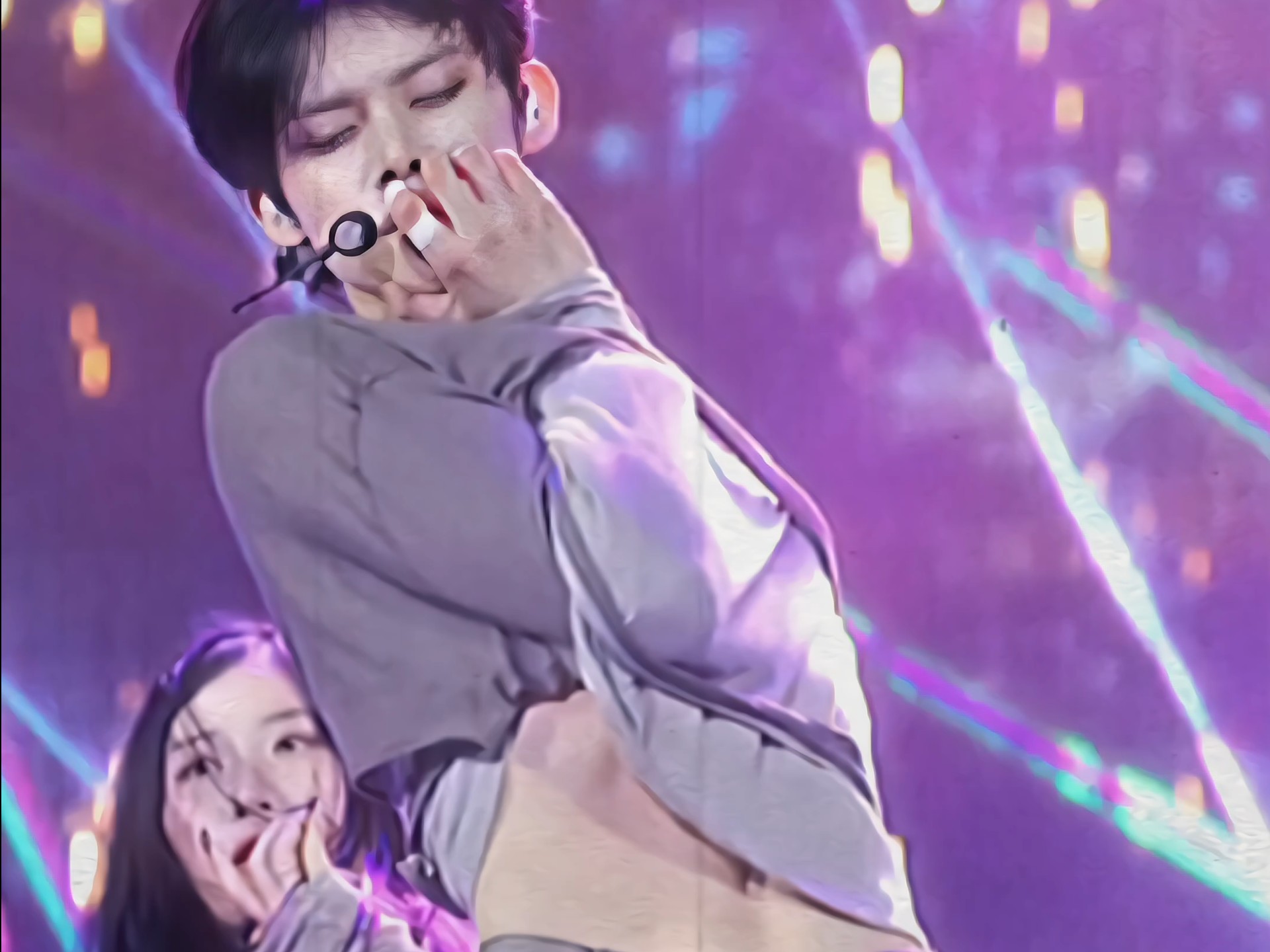 最近总是喵喵叫个不停，原来是遇见了主人