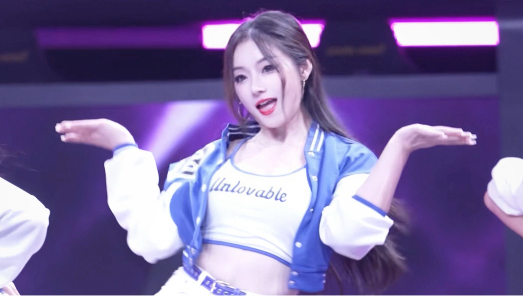 原来跳舞真的可以让人逆龄生长 | 《少女时代-oh！》允儿位直拍