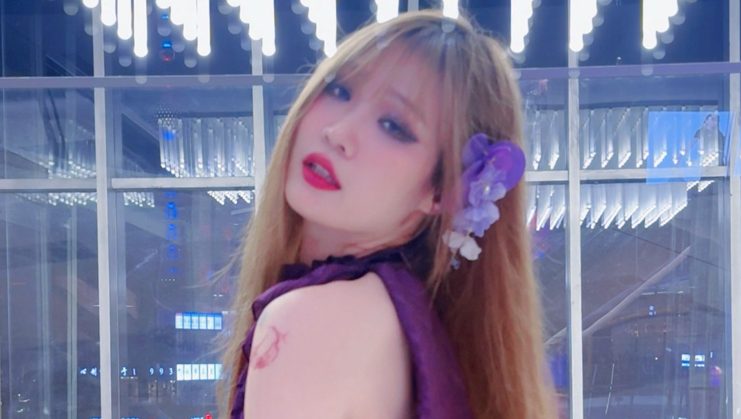 不论穿什么都很漂亮的紫啧【短裙】【AOA】