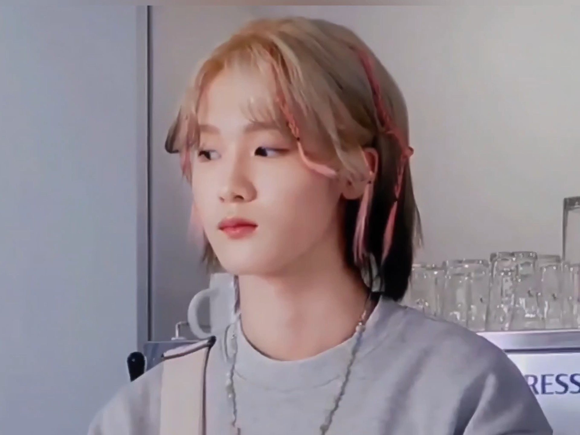 我追的不是男团吗，怎么有个小女孩