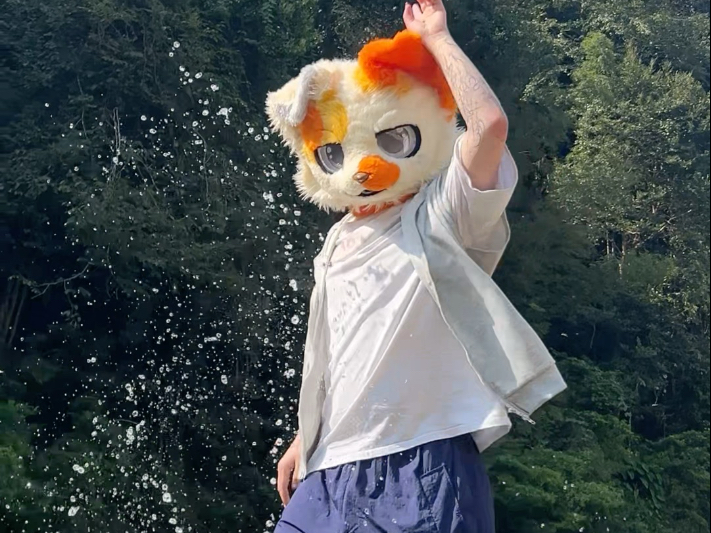 「Fursuit dance」抓住夏天的尾巴！兽兽翻跳kiss of life - st