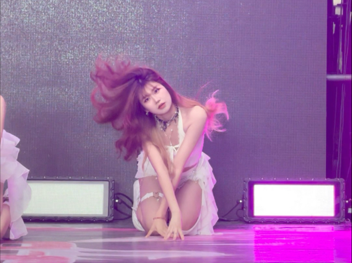 【rumor】路演遇上超级豪华大场地了 体验到了开演唱会 布车b